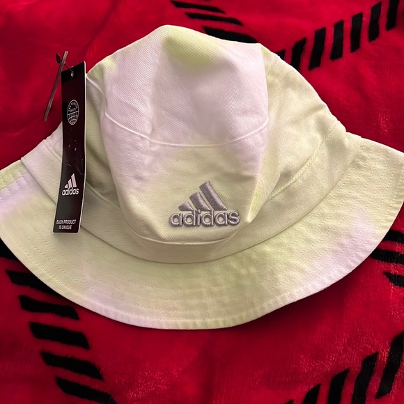 Adidas hat - Picture 1 of 2